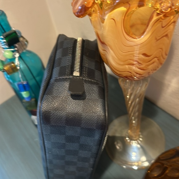 ‼️New Price‼️Firm‼️Louis Vuitton Damier Graphite Toiletry Bag - Picture 6 of 13